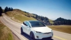 特斯拉发布软件更新 自动驾驶和语音控制功能更强悍