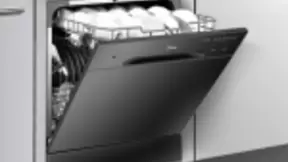 智能生活向前冲 国美零售“黑伍”美的家电送健康