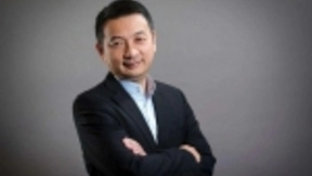 携程董事长梁建章亮相抖音“超级BOSS直播日”，1小时带货超千万元