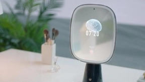 天猫精灵展示QUEEN PRO智能美妆镜，美护产品应用人工智能