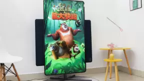 电视秒变大屏手机：用TCL·XESS旋转智屏玩地铁跑酷是什么体验？