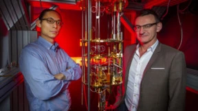 Nature：挣脱低温枷锁，量子计算系统首次在 1.5 开尔文下运行