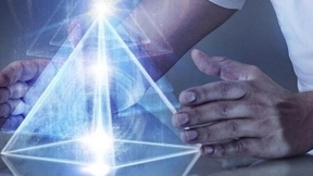 通过人工智能 让三维矢量全息“任意”可控