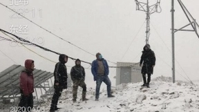 在海拔5000米以上建基站 中国铁塔：8吨物资肩挑背扛上山