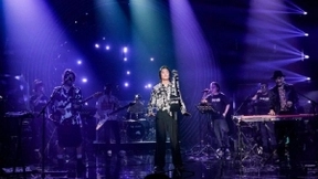 《歌手当打之年》突围赛战况升级，TCL C8至臻QLEDTV歌迷必备神器！