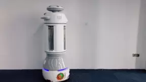 外媒报道：疫情期间擎朗推出全新消毒机器人