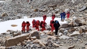 用科技拉近与世界之巅的距离，荣耀30系列携手中国登山队勇登珠峰