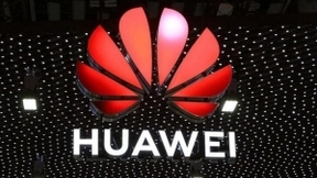 中国联通携手华为打造全球首个增强型全光交换干线网络，进一步强化高价值政企专线竞争力