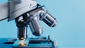 美国1000亿美元研发芯片、AI等十大技术：确保对中国领先