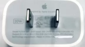 分析师：为压缩5G成本不涨价 iPhone 12将不附带耳机充电器