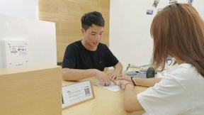 “OPPO贴膜小王子”阿杰:在服务用户过程中成长