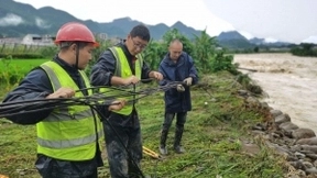 湖北恩施建始遭遇强降雨引发洪灾  湖北移动紧急出动保障通信