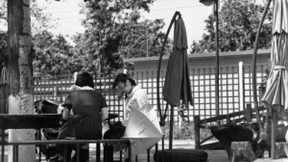 AI已经如此神奇：自动给黑白底片上色，神奇还原历史照片