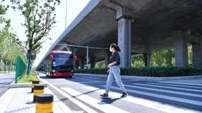 安徽首条智能网联5G线路开通 安凯无人驾驶客车投入开放道路运行