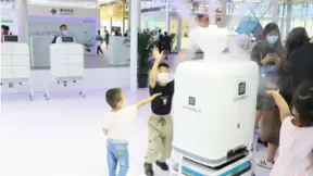 坎德拉科技多款机器人亮相服贸会 拓宽机器人更多应用场景