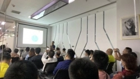 光子AI量化引领投资新方式，AI+量化布局智能金融领域