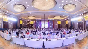 爱学习创始人须佶成G10主论坛发表主题演讲：未来十年OMO将成为教育行业主流