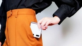 三星Galaxy Z Flip 5G秘境白，呈现更高级的美