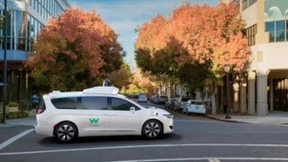 Waymo宣布周四起向Waymo One乘客提供全自动驾驶服务