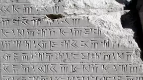 MIT科学家开发机器翻译新算法，专为破译消失的古语言