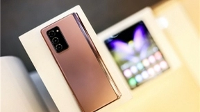 这是一款卓尔不群的手机，三星Galaxy Z Fold2 5G