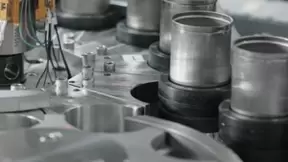 特斯拉新型电池生产线亮相，斯莱克电池壳业务驶入快车道