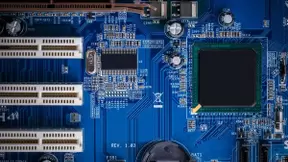 中国芯片投资狂想：用百米冲刺的速度长跑