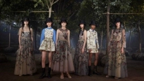 疫情激发线上时装秀，微美全息5G+AI搭建直播模块化全息舞台