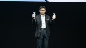 售价17999元起，新一代折叠旗舰华为Mate X2发布