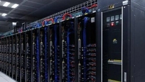 IDC发布全球AI服务器市场数据 中国厂商占比达28.1%