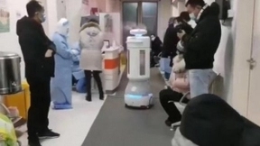 擎朗消毒机器人结合细分场景助力医疗服务体系全面升级