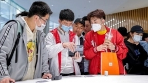 小米折叠屏MIX FOLD突破固有限制，折叠屏手机或成下一个风口