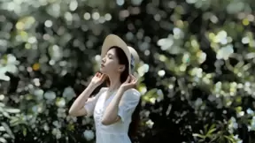 OPPO Reno6系列焕采光斑人像视频功能亮相，一键拍出主角感