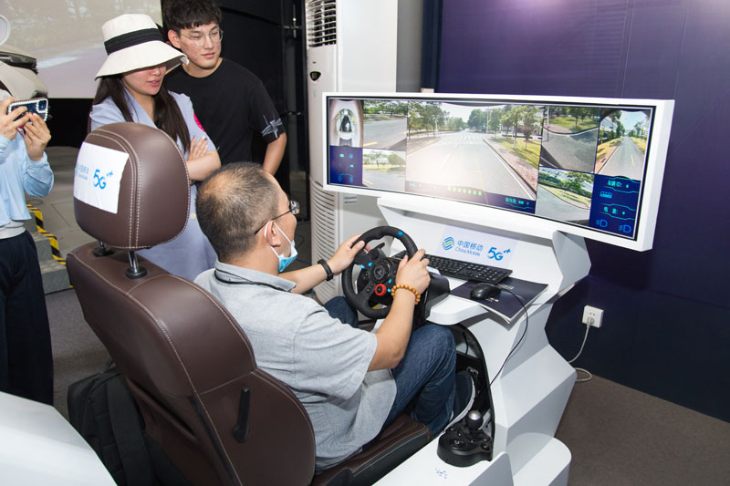 “中国车谷”5G自动驾驶汽车 引领湖北出行新时代