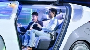 AI变得无所不能后：百度披着星辰潜入大海