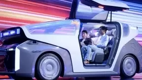 李彦宏马斯克“神同步” 机器人时代要来了？