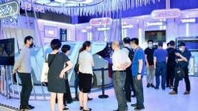 百度汽车机器人线下参展2021服贸会 重新定义未来出行