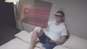 消费级AR眼镜代表厂商影目科技亮相AWE，影目CMO吕一飞谈消费级AR眼镜的交互场景