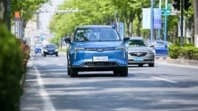 百度Apollo一天发两款新车，领航辅助驾驶到完全无人驾驶车型全覆盖