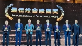 亨通蝉联中兴通讯年度全球合作伙伴大会荣誉！