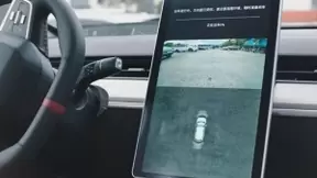 以智取胜向新而升，思必驰助力哪吒V Pro精智上市