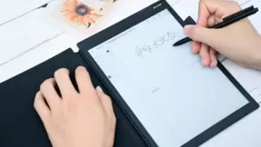 支持多种语言翻译，科大讯飞智能办公本真正做到了“出口成章”