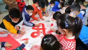 共绘中国结 欢聚冬奥村——北京冬奥村迎来“5G体验官”