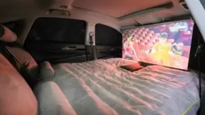 极米NEW Z6X，车载影院新享受，发现新生活