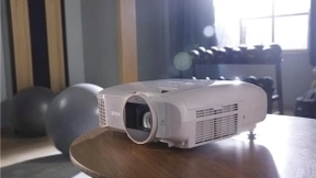 高性价比家用投影仪推荐，选它准没错！