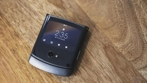 摩托罗拉正研发第三代Razr可折叠智能手机