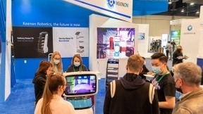 擎朗智能服务机器人全阵容亮相CES 2022