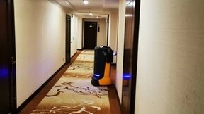 普渡机器人驰援深圳酒店，助力医护人员构筑健康防线