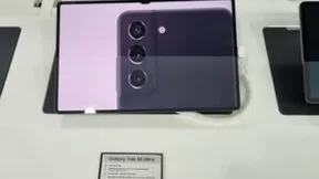 三星Galaxy Tab S8 Ultra在本周发布前出现展厅实拍图