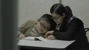 腾讯公益与腾讯影业开启“小红花回响光影录”，首部纪录短片聚焦罕见病群体